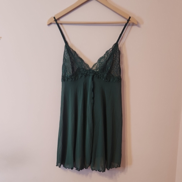 VGT VICTORIA’S SECRET Forest Green Lace Trim Chemise, size M - Picture 2 of 10